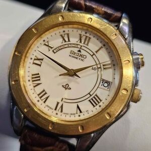 Ladies vintage Seiko Kinetic watch. New battery!